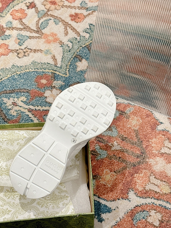 グッチ靴着用イメージ